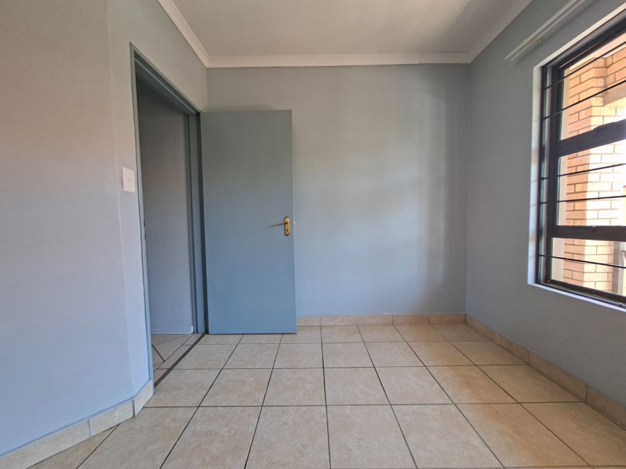 1 Bedroom Property for Sale in Potchefstroom North North West